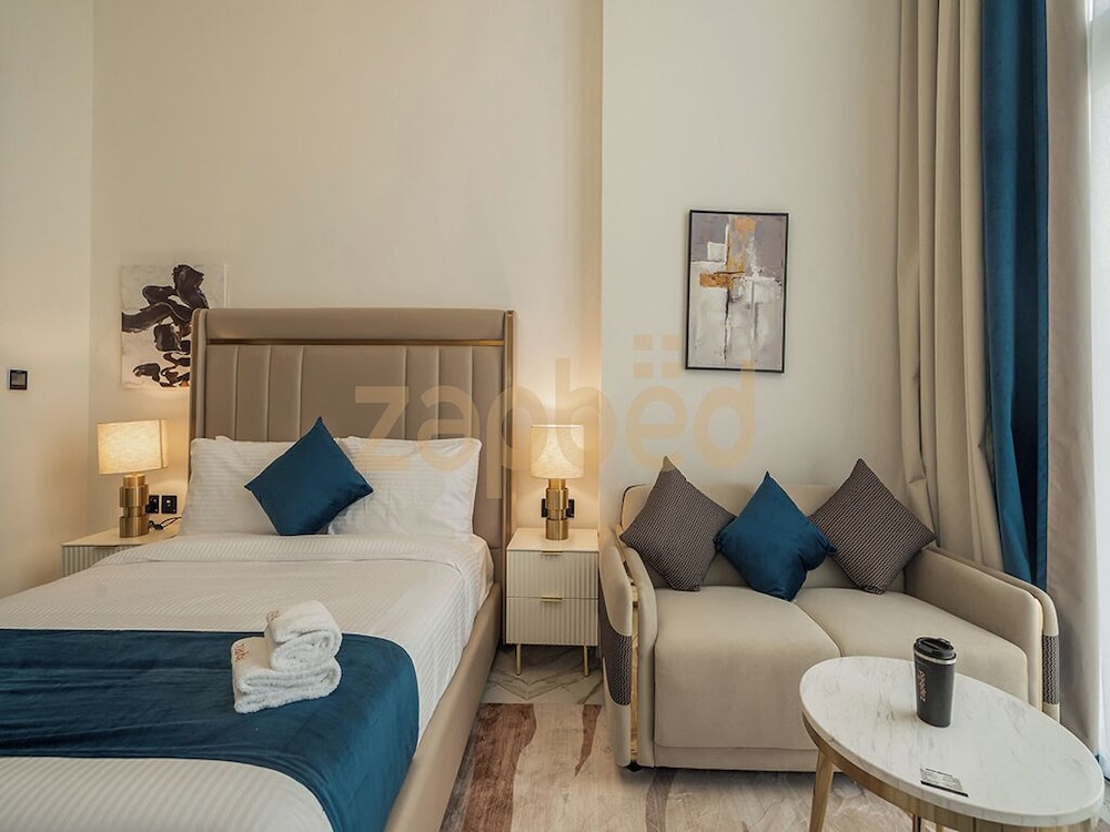 Zapbed-Modern Studio Petalz By Danube