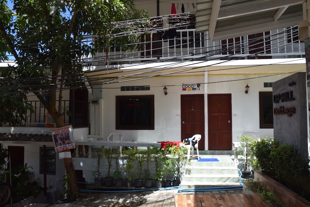 Hotel Coco's Guesthouse - Image 1