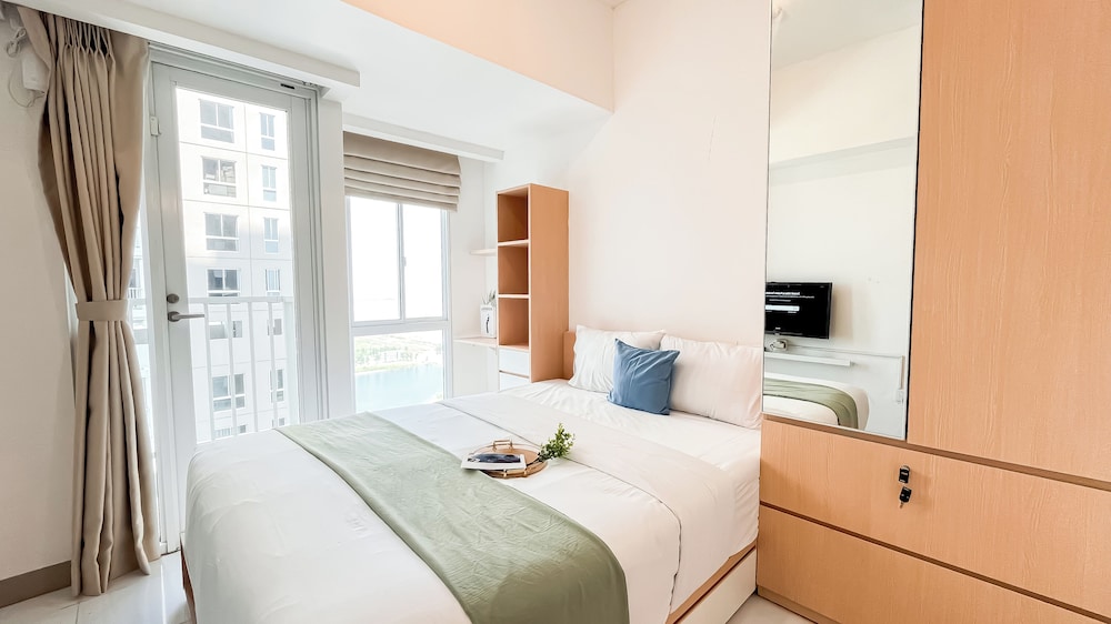 Fully Furnished Studio Room at Tokyo Riverside PIK 2 Apartment