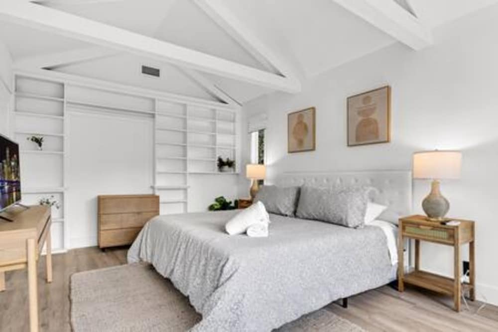 1720 Wa Kee 2A Luxurious 4BR 3BA Retreat in Coconut Grove w Pool