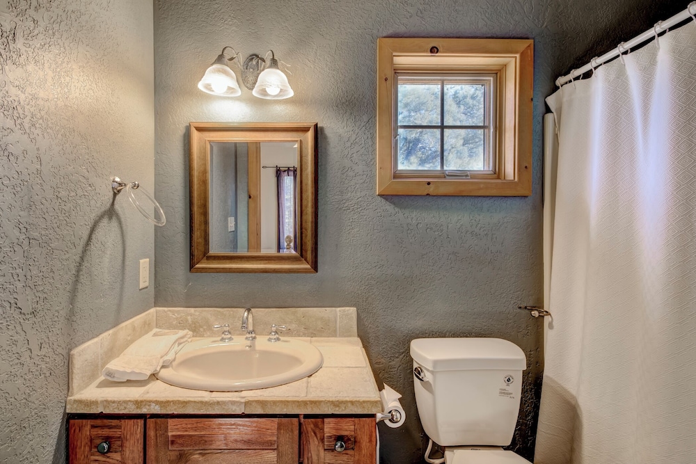 Blue Lake Lodge by Ruidoso Vacation Rentals