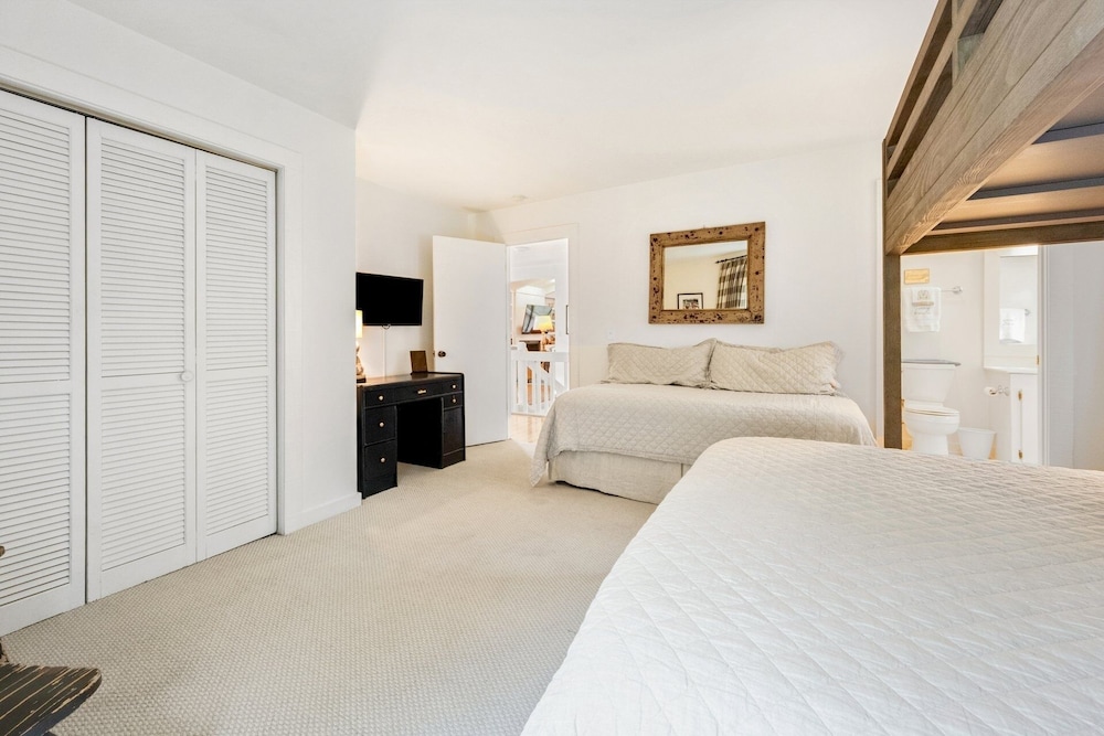 Sunny Pointe 4 Bedroom Home
