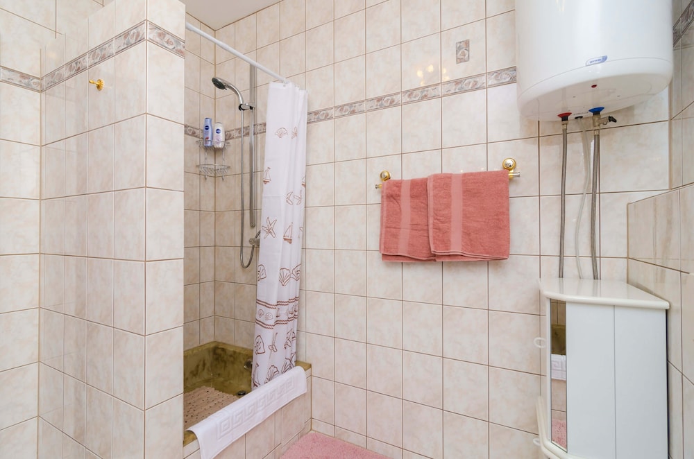 Apartment Nadine en Mljet — bathroom