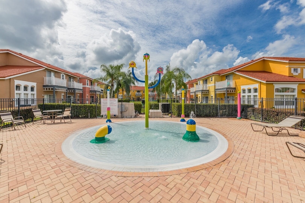 LKB4705AW 4 Bedroom villa in Lake Berkley 4 Home