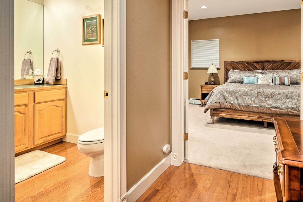 Ketchikan Vacations - Ketchikan Home: Bay Views, 1/2 Mi to Hiking Trails - Property Image 5