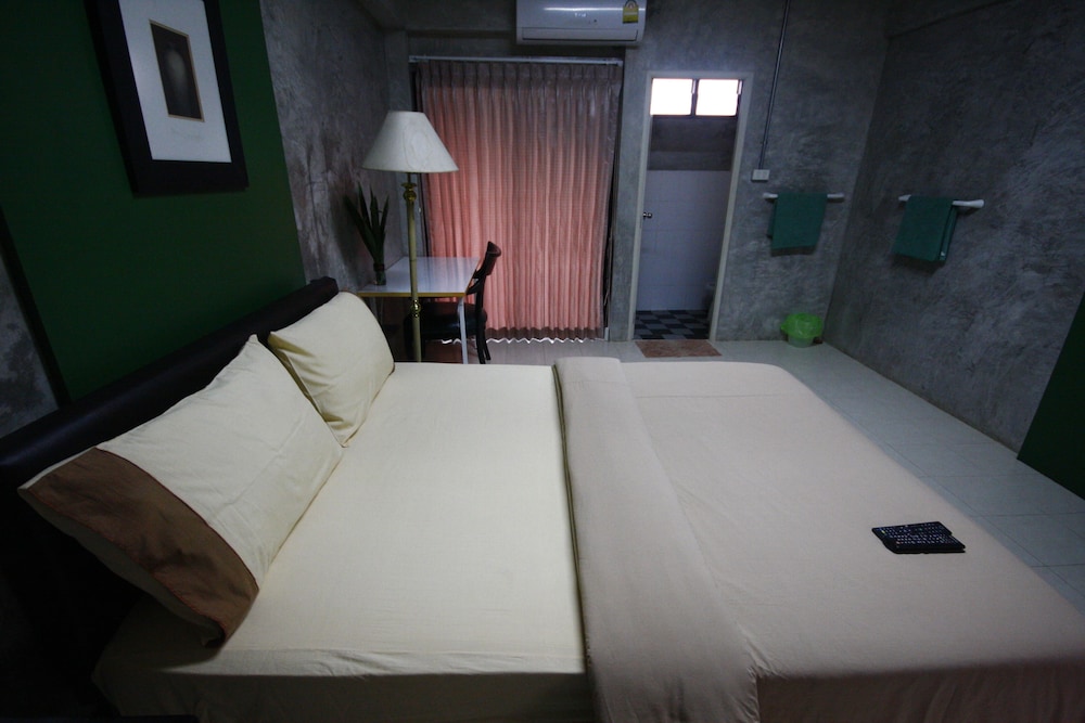 Suntisuk Place