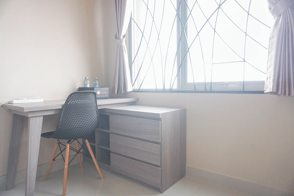 Good Choice and Comfy Studio Apartment at LRT City Jatibening