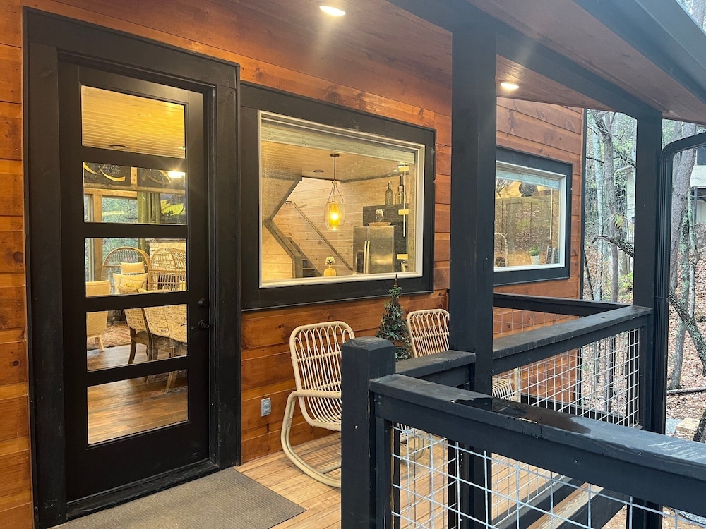 Ebenezer 4 Bedroom Cabin