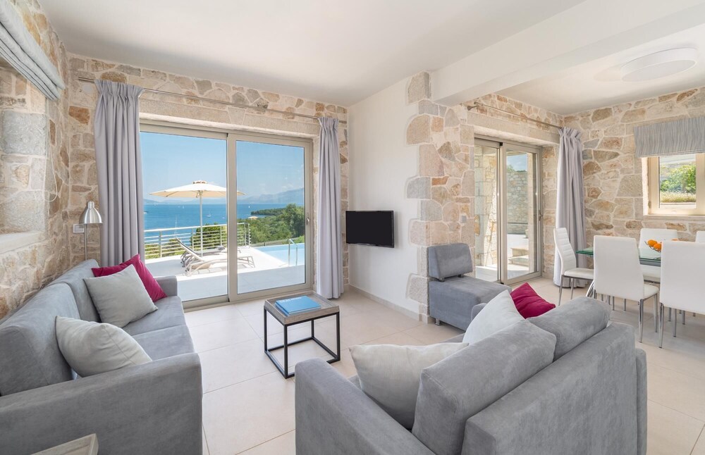 Villa Mentes in Lefkada view 3