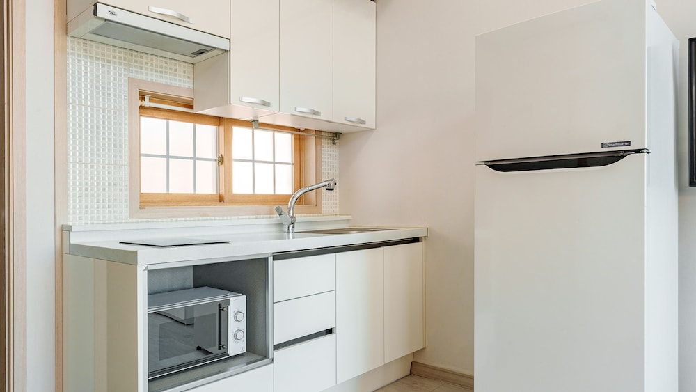 Geoje Peugeot Gomsol Petfriendly Pension