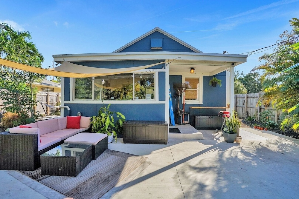 Zen 2br, 7 Min From Beach & Airport, Save Now!