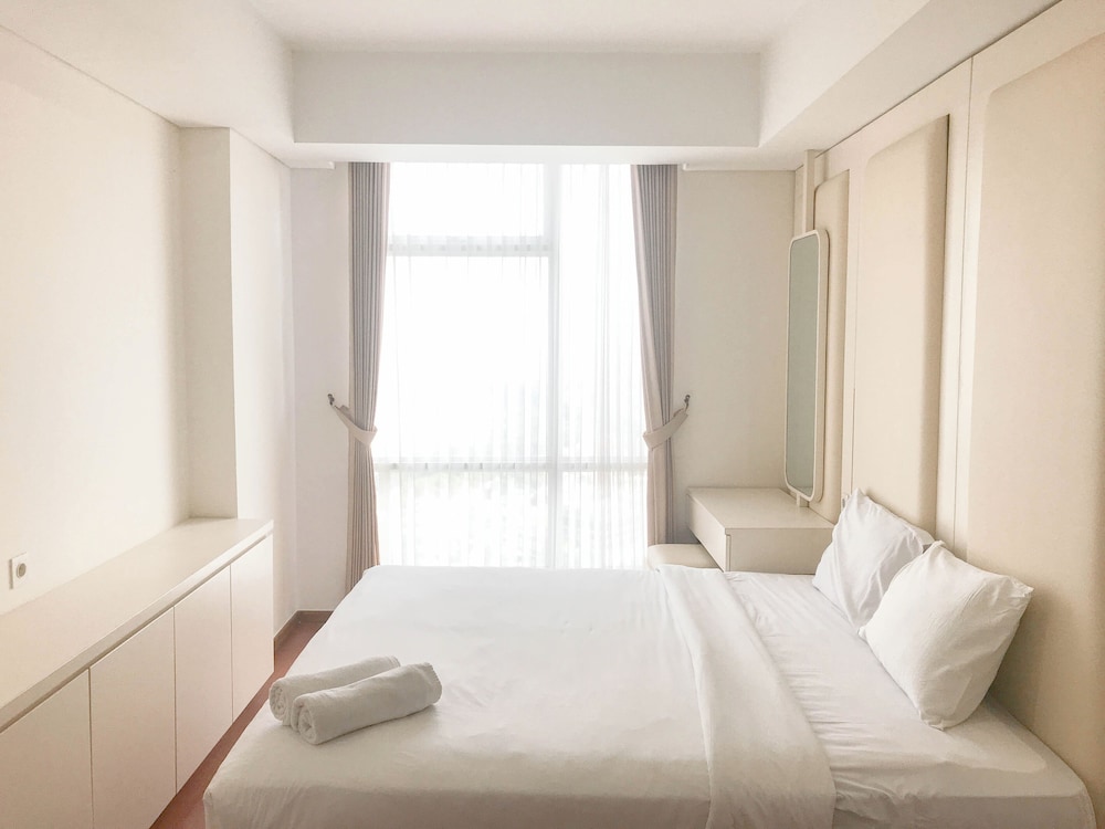 Pleasant And Calm 2Br At Grand Sungkono Lagoon Apartment