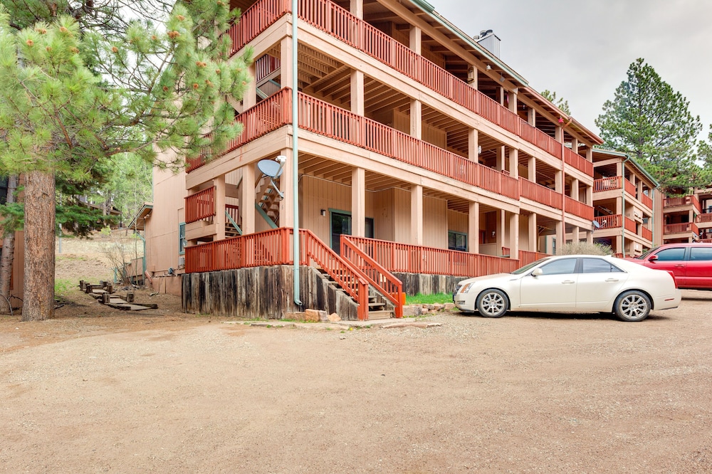 Angel Fire Condo < 1/2 Mi to Resort & Bike Park! view 3