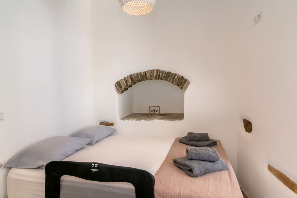 Cycladic House Tinos Cycladic House in the Heart of Tinos City