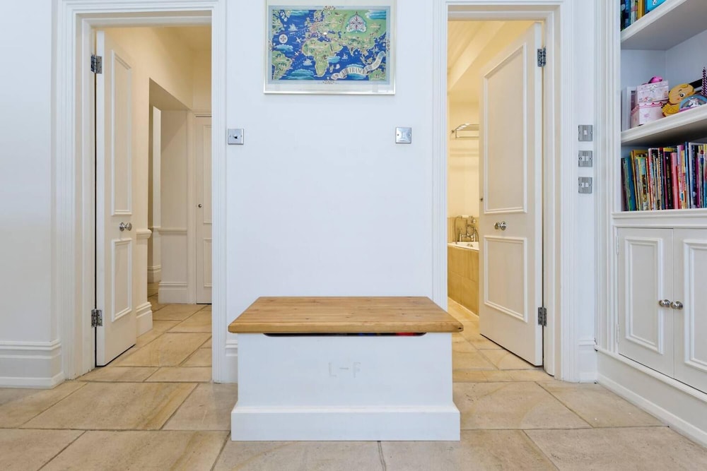 Stunning 2-bed Chelsea Apt