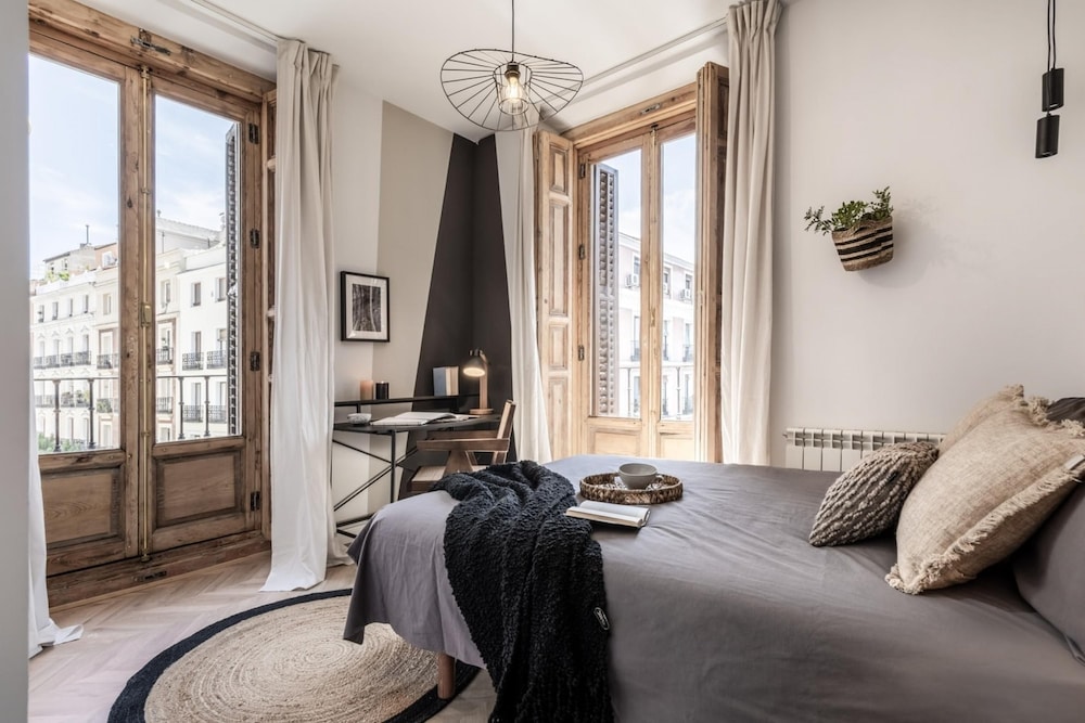 Broto - 4 Bedrooms in Malasa a