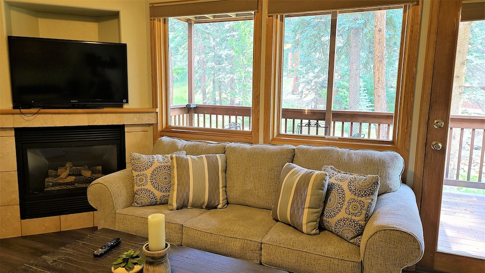 Estes Park Condos - Property Image 37