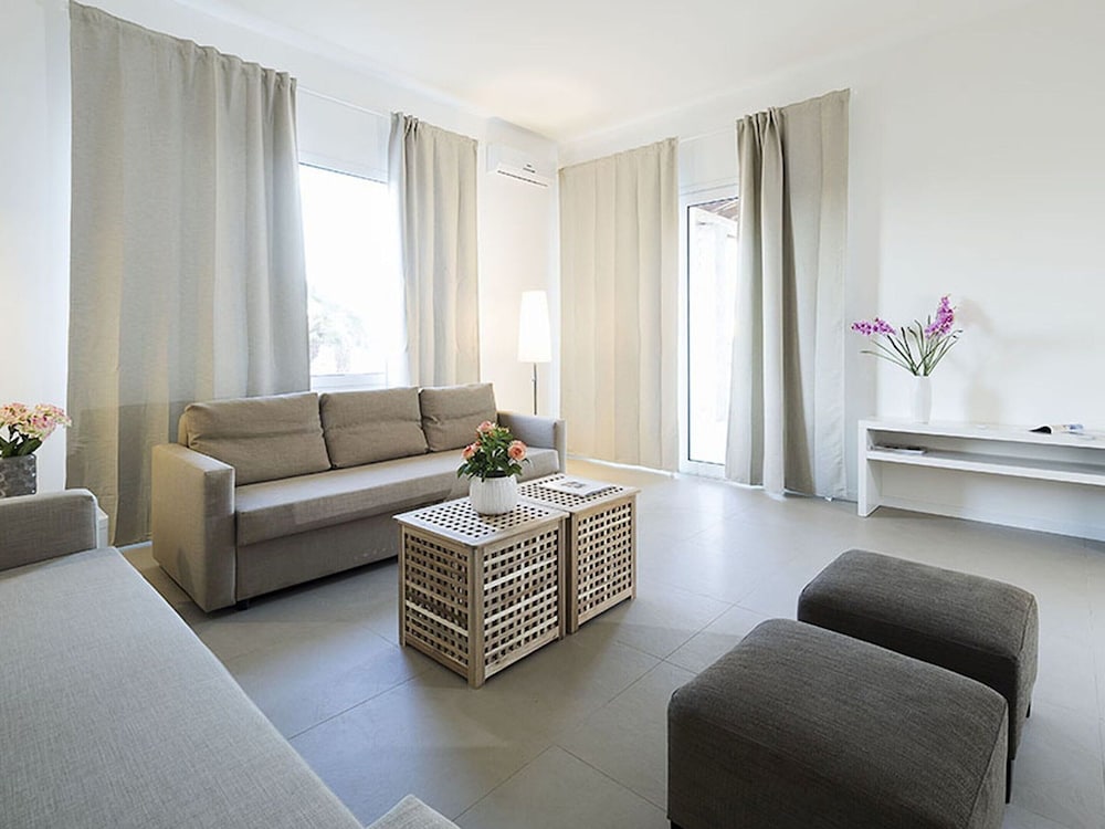 Luxury Villa in Marsala With Pool and Private Garden and Near the Sea view 4