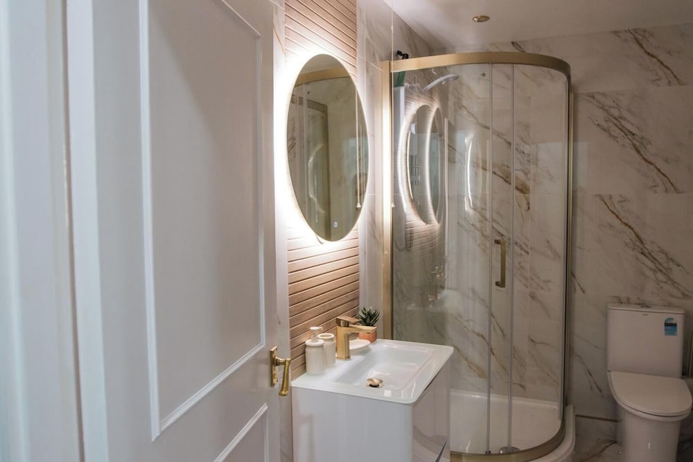 Sienna Haven 2 Bed 1 Bath and Park