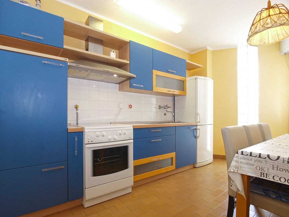 Apartment 1922 view 4