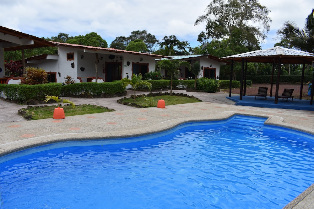 Hotel Piedras Blancas Lodge - Image 1