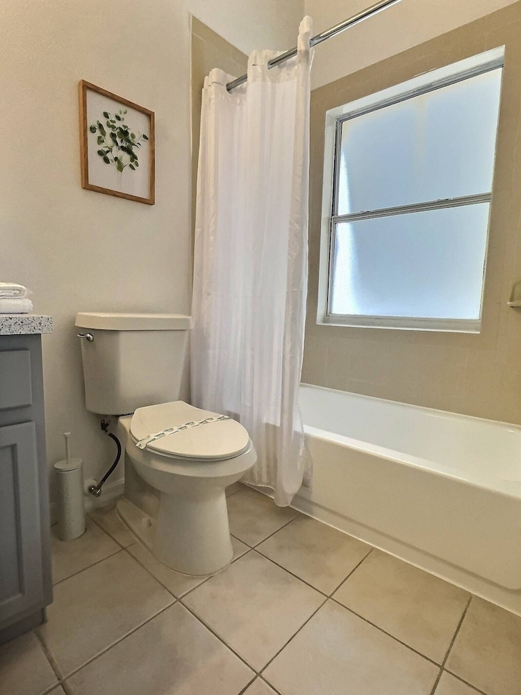 3BR Townhome Lake Berkley - Near Disney