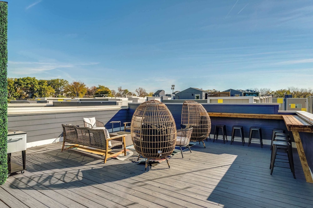 Rooftop Views Ping Pong Lounge Near Downtown Nashville