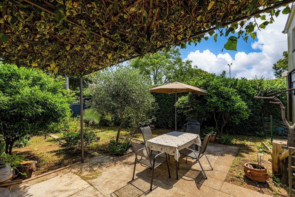 Quiet Garden Apartment Kostrena
