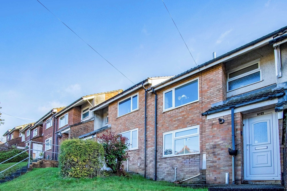 Gellionen - 2 Bedroom House - Clydach
