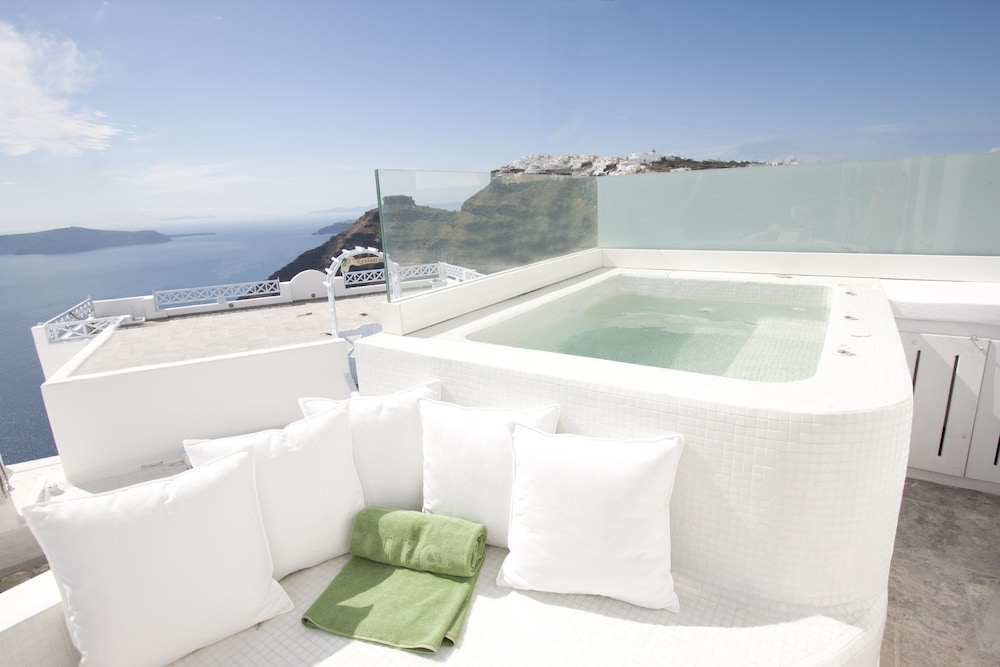 Allure Suites