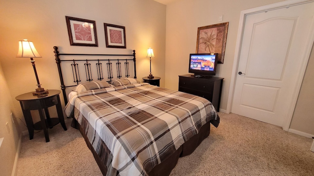 BP835CP 4 Bedroom Condo in Bella Piazza 4 Condo