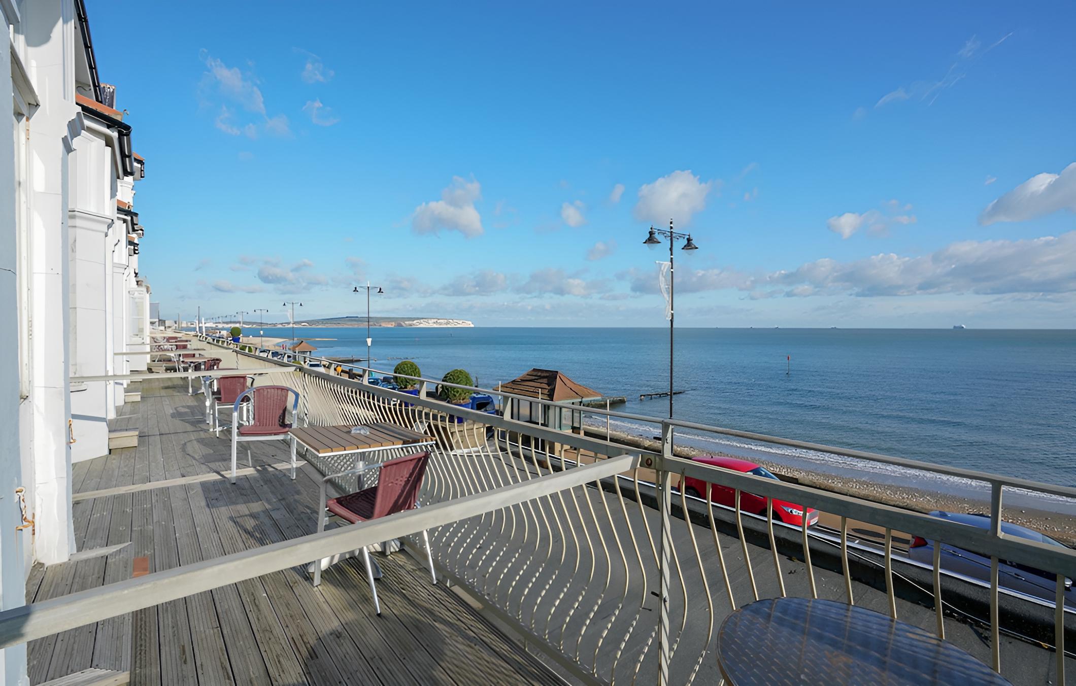 OYO Shanklin Beach Hotel