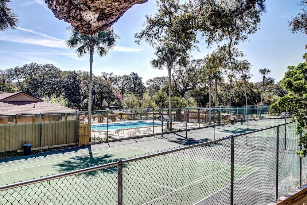 2585 Forest Ridge 2 Bedroom Condo