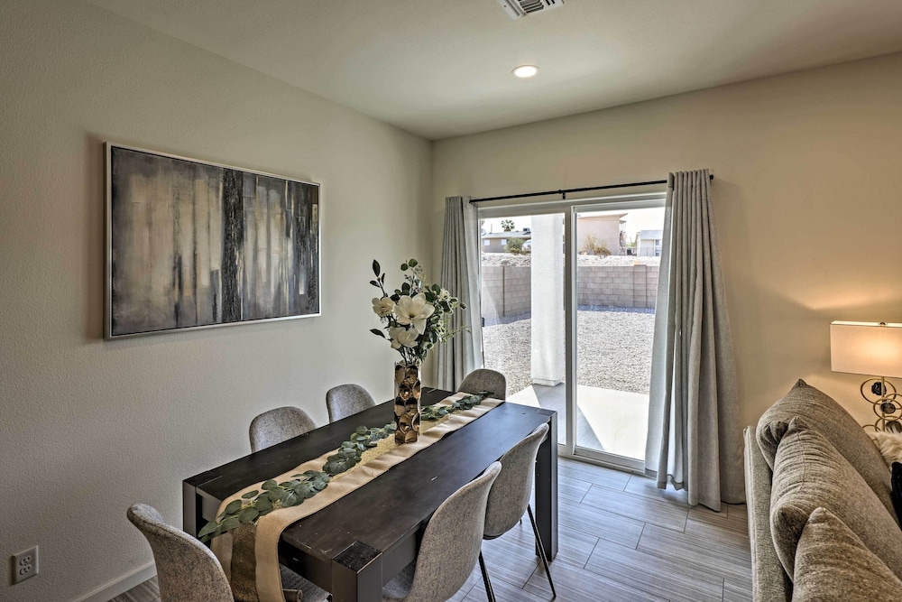 Lake Havasu City Home w/ Fire Pit ~ 2 Mi to Lake!