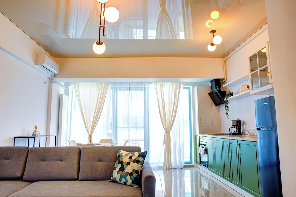 Cnc Zev Apartment