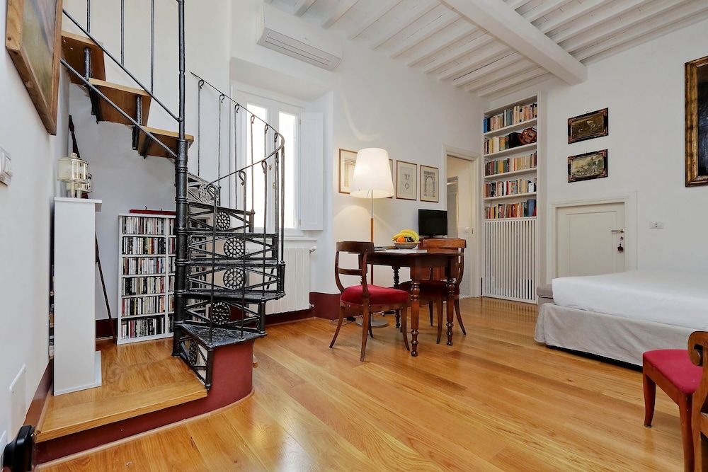 Grillo - WR Apartments