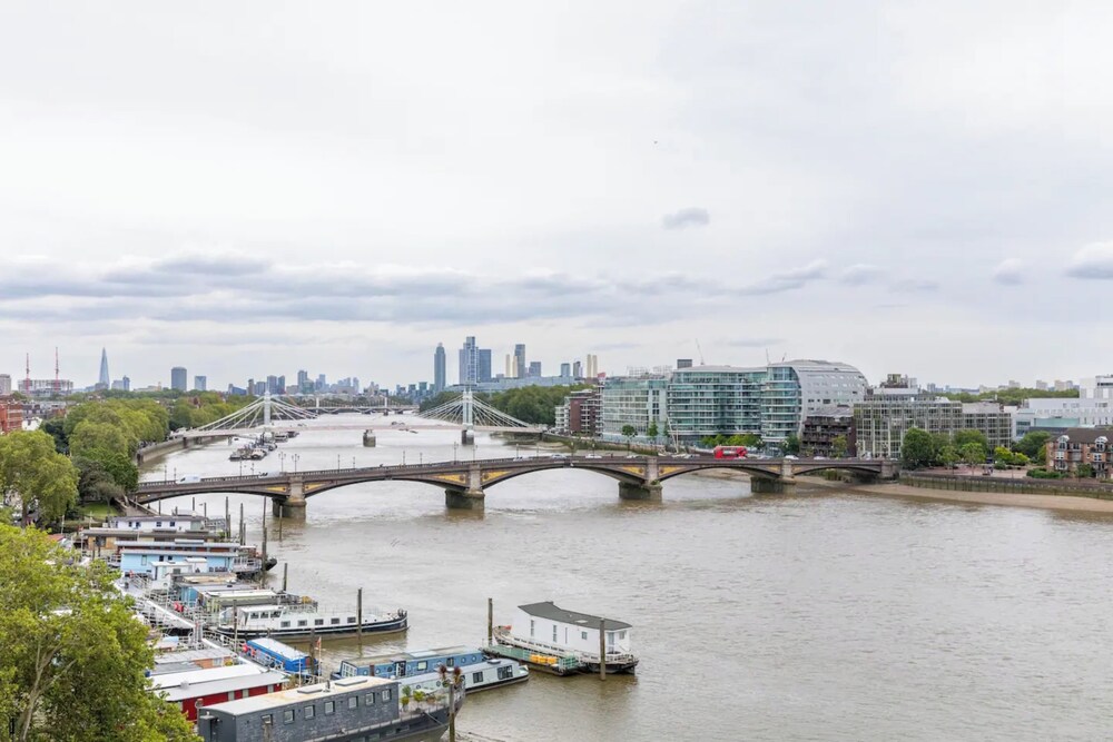 Scenic Riverside 2BD Flat - Chelsea