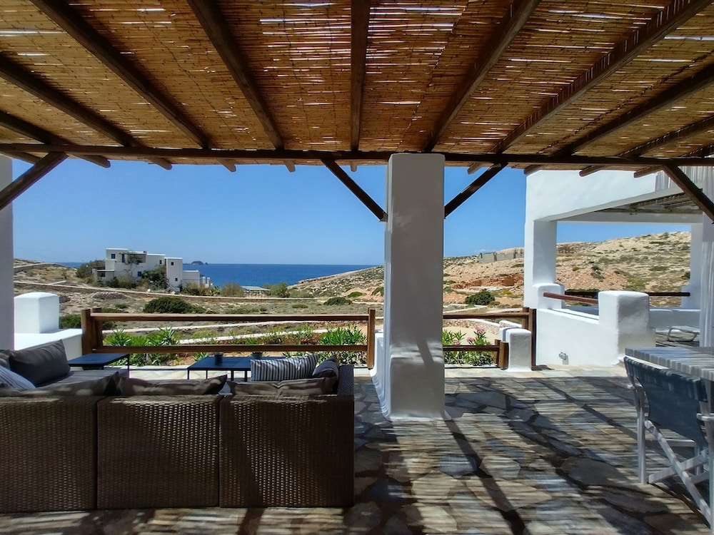 Seaside Villa Costal Vibes Walk to Beach