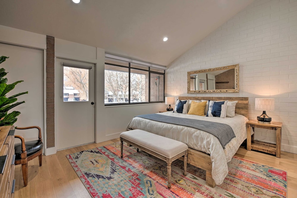 Parkside Loft by Avantstay Walk to Ski Lifts Town Pool Hot Tub Access