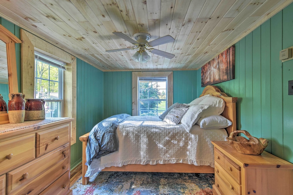 Cozy Candler Cottage - 11 Mi to DT Asheville! view 3