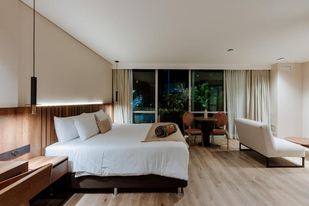 w Loft Superior City View Low Floor