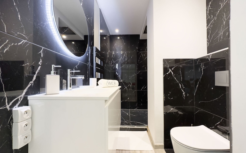 Le First in Cannes With 2 Bedrooms and 2 Bathrooms