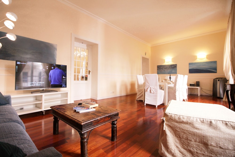 Wonder Prestigious Apt