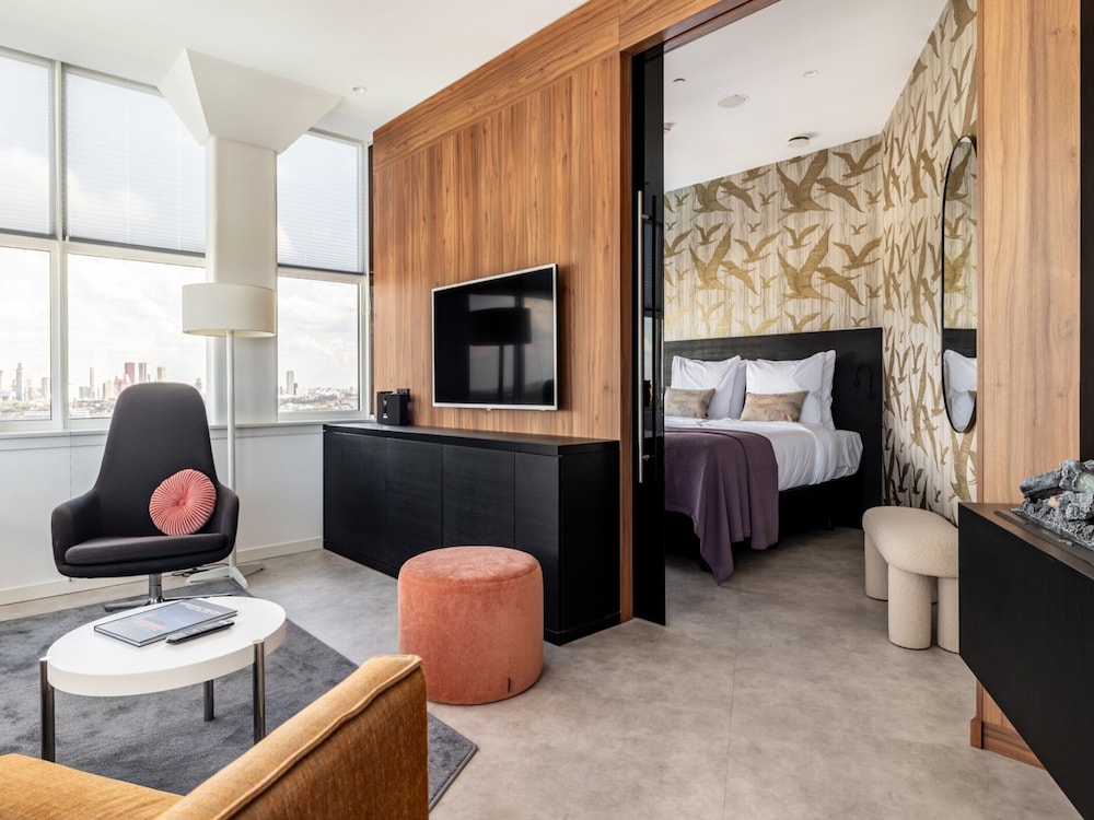 Comfortable Apartment With Panoramic Views