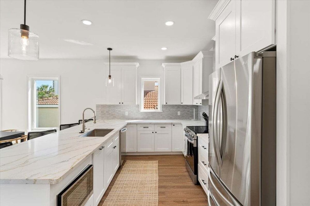 Surf And Sound 6 Bedroom Home