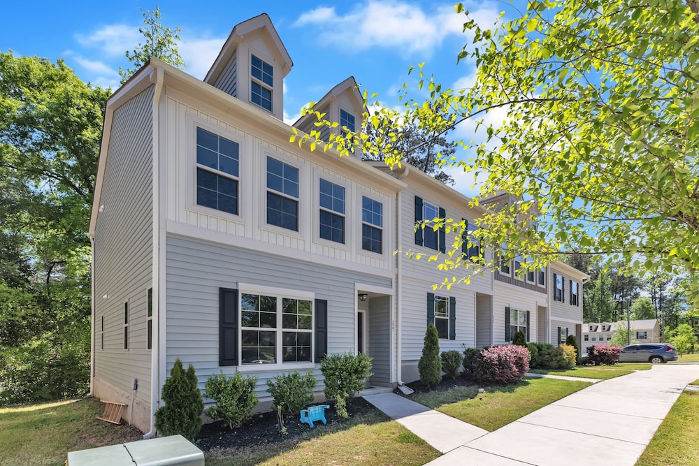 King 3BR Townhouse Mins to Cary NC State