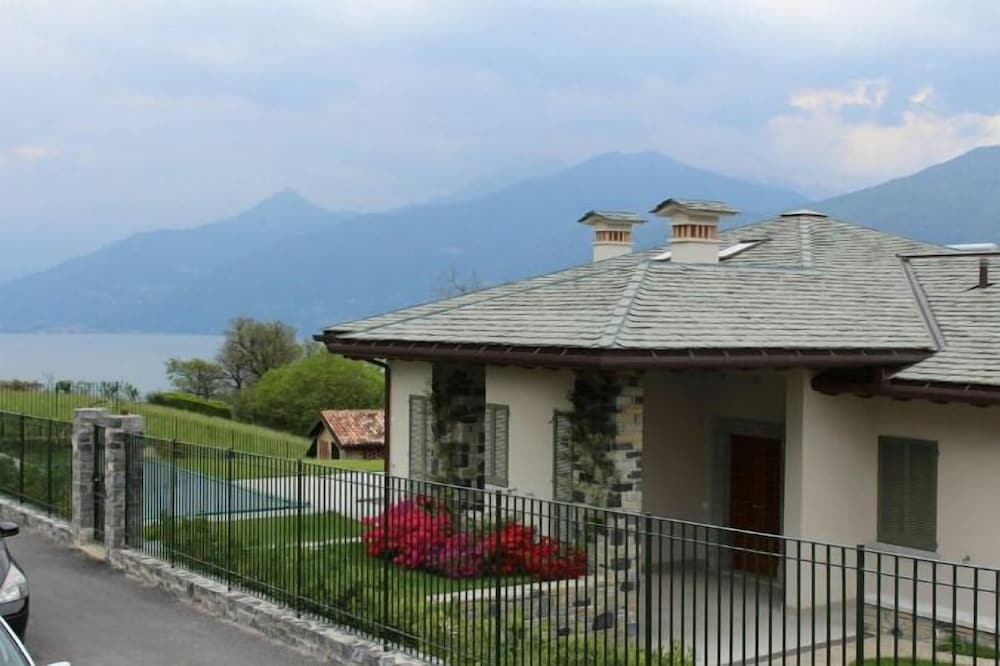 Villa Meraviglia view 3