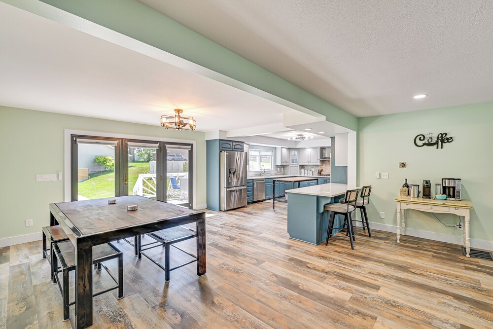 Private Indoor Hot Tub: Fish & Boat on Sylvan Lake