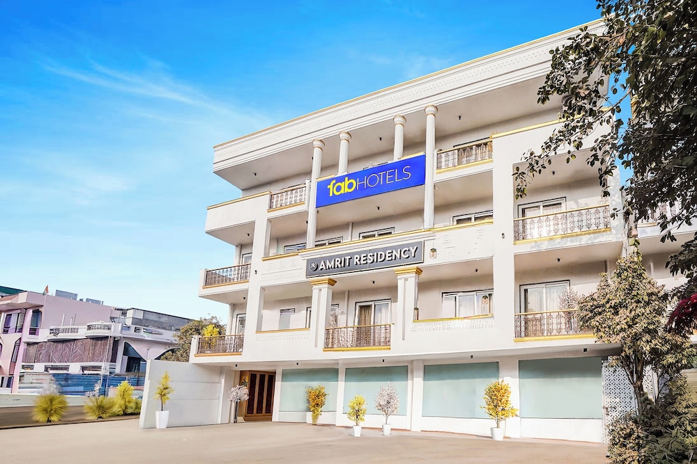 Fabhotel Amrit Luxury Inn