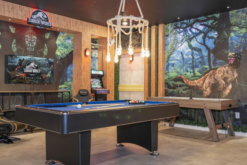 Gorgeous 9Bd SF w Pool Champions Gate 9088 view 4